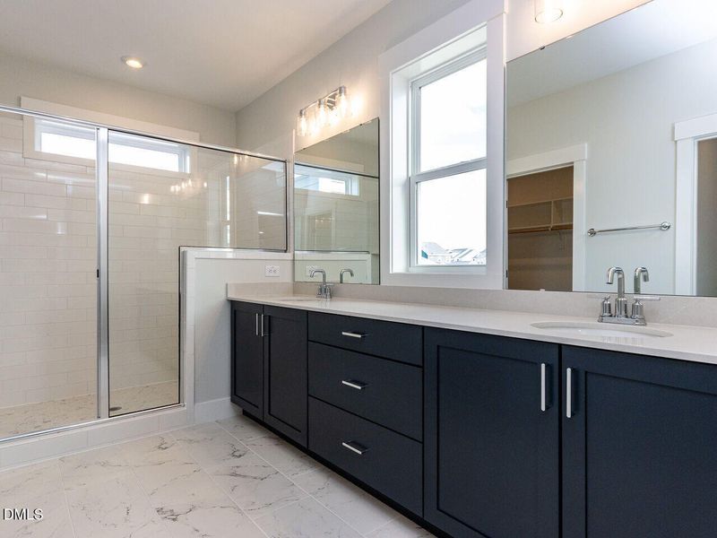 023-1280x960-primary-bathroom