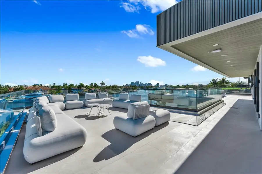 Exterior details and patio area of a home in , Fort Lauderdale (Image 21).