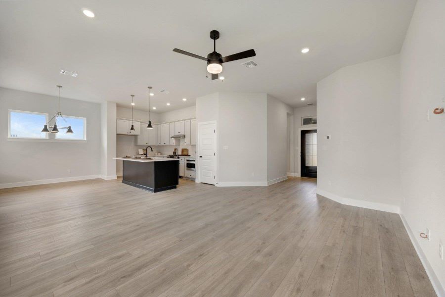 Family Room - Dining - Kitchen Family Room - Dining - Kitchen