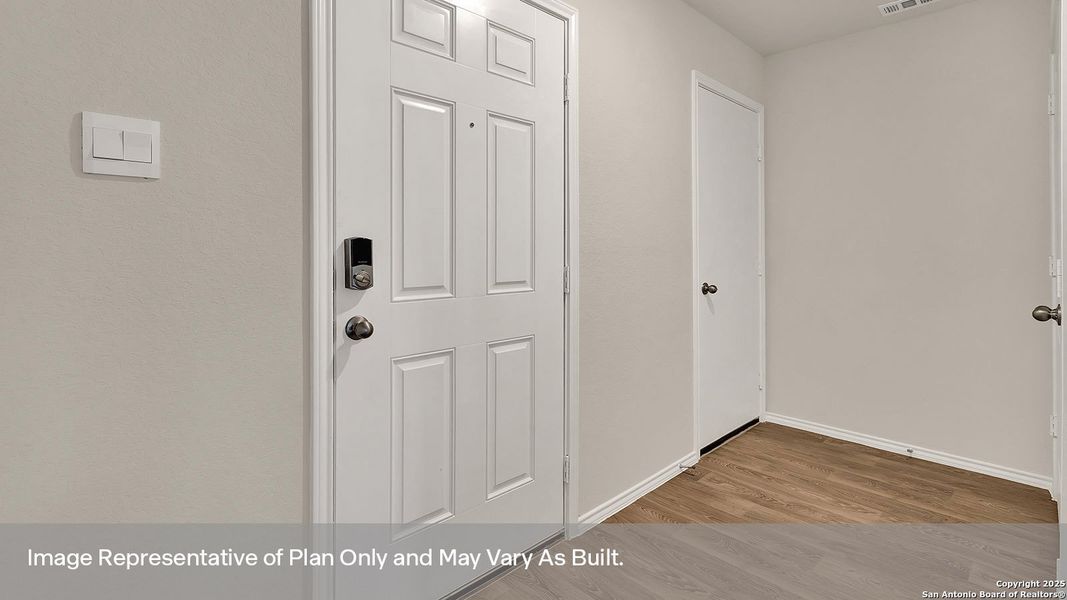 Spacious, unfurnished interior of a new home in Sunset Oaks, Maxwell (Image 16).