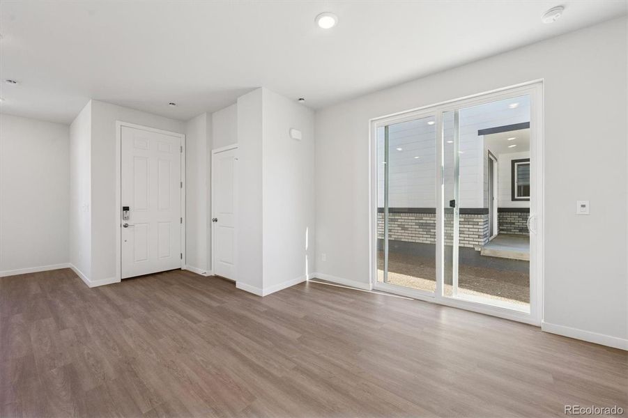 Spacious, unfurnished interior of a new home in Windler, Aurora (Image 15).