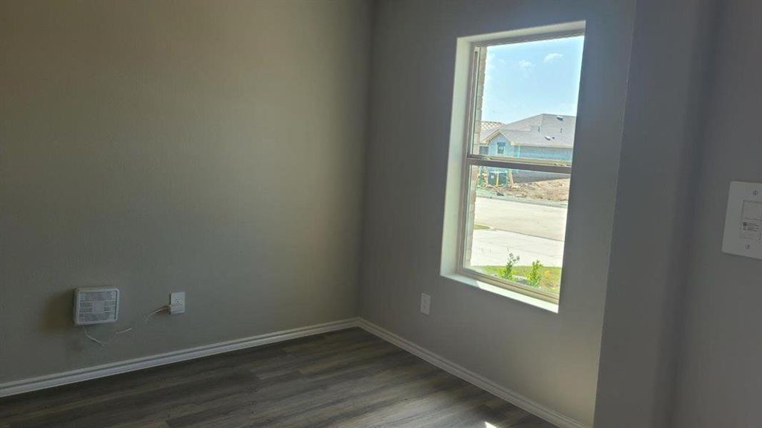 Spacious, unfurnished interior of a new home in Hickory Grove, Denton (Image 10).