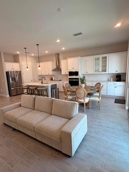 Furnished interior view inside a new home in , Winter Garden (Image 4).