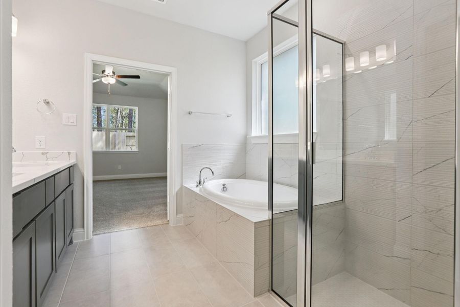 Furnished interior view inside a new home in Woodhavyn 40', Magnolia (Image 9).