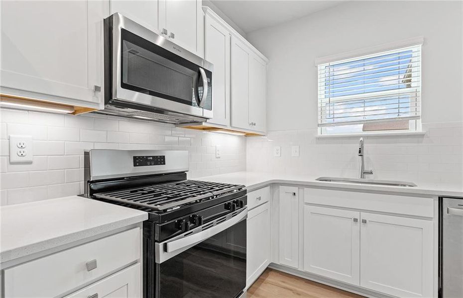 Furnished interior view inside a new home in Anderson Point, McDonough (Image 7).