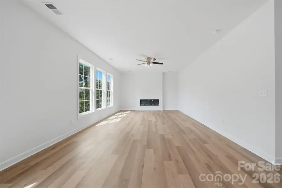 Spacious, unfurnished interior of a new home in , Hickory (Image 30).