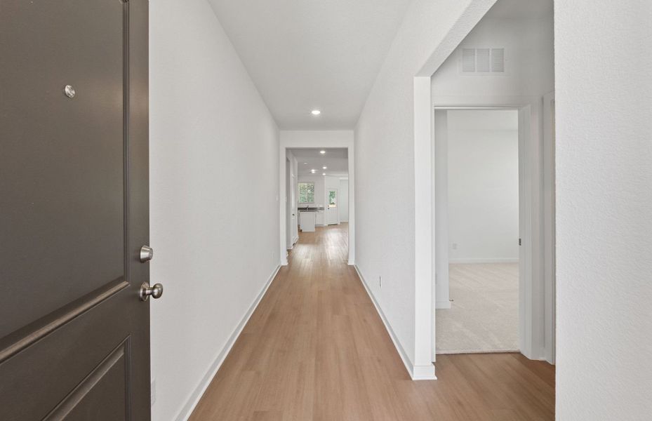 Spacious, unfurnished interior of a new home in Skyview, Belton (Image 16).