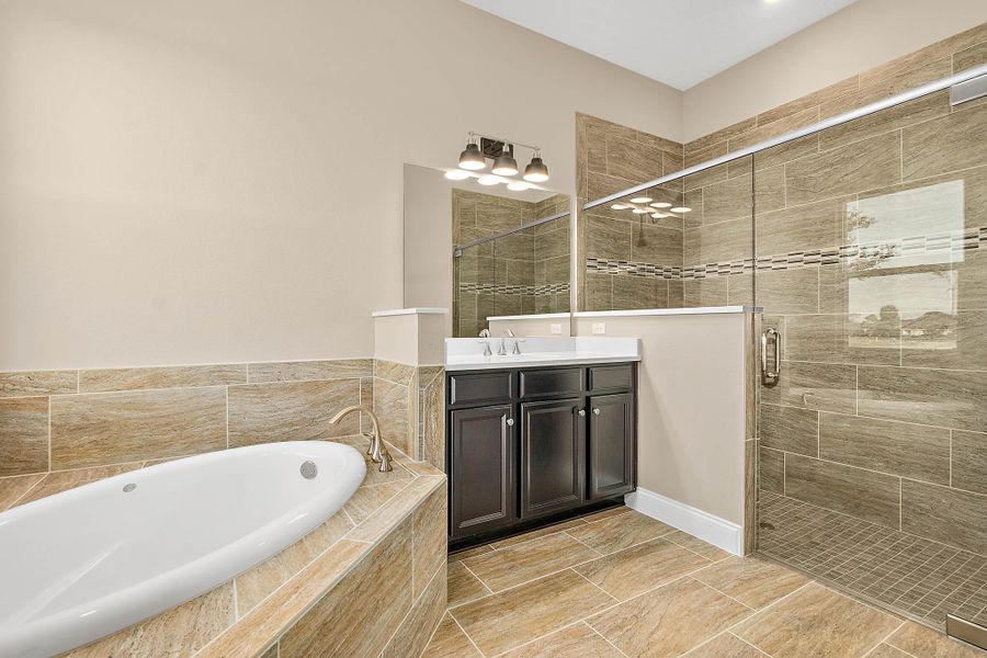 Muirfield with Bonus Owner's bath