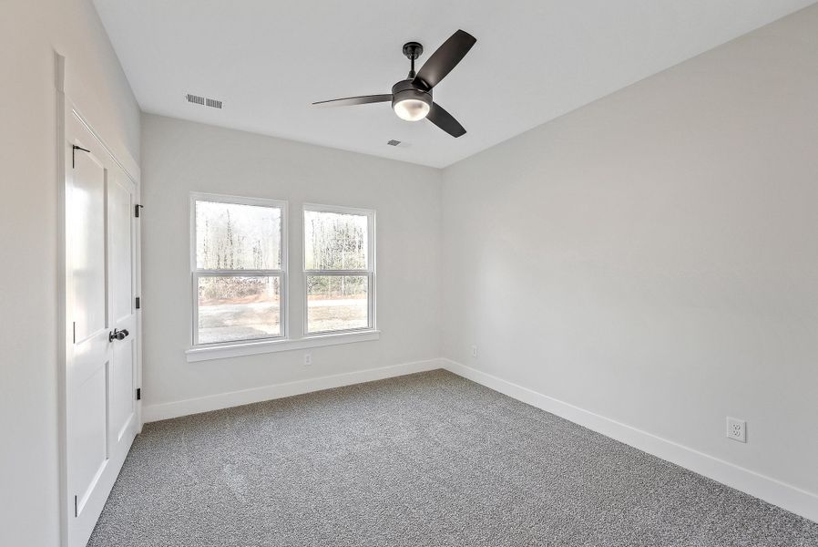 Spacious, unfurnished interior of a new home in , Summerville (Image 23).