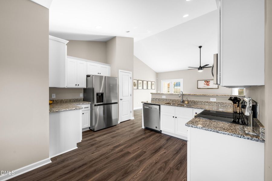 9 -4716 lord james pl, interior, kitchen 9 -4716 lord james pl, interior, kitchen