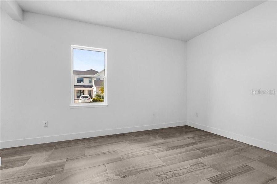 Spacious, unfurnished interior of a new home in , Orlando (Image 28).