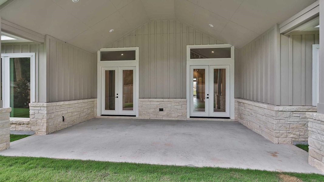 Spacious, unfurnished interior of a new home in Fulshear Lakes 80', Fulshear (Image 9).