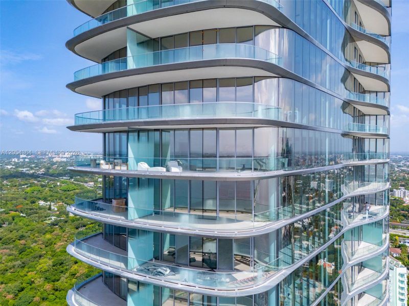 Condo located in Miami, FL showcasing its design and architecture (Image 24). Condo located in Miami, FL showcasing its design and architecture (Image 24).