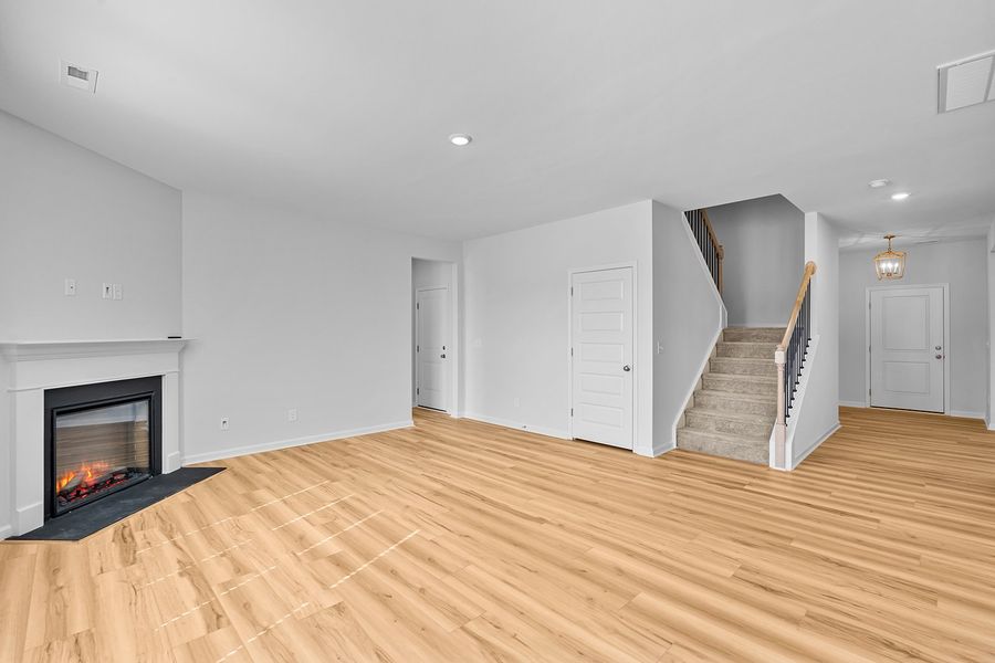 Spacious, unfurnished interior of a new home in Brooke Hill, Lewisville (Image 22).