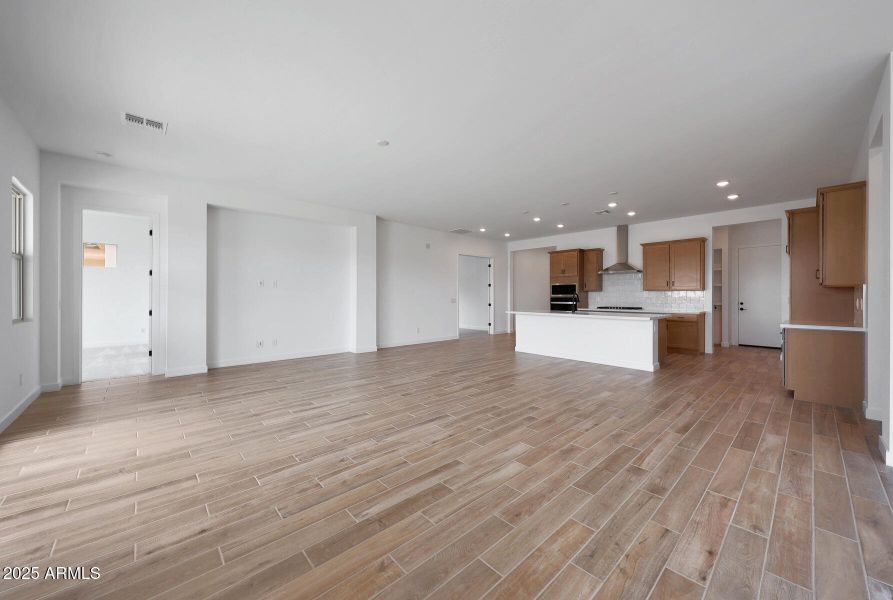 PHX_Landmarke_Lot 1191_Crimson_281_Great