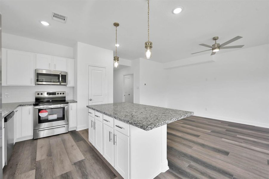 Image 6 of a home in . Image 6 of a home in .