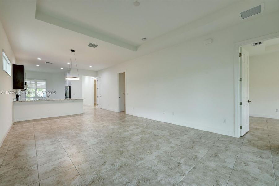 Spacious, unfurnished interior of a new home in , Port St. Lucie (Image 11).