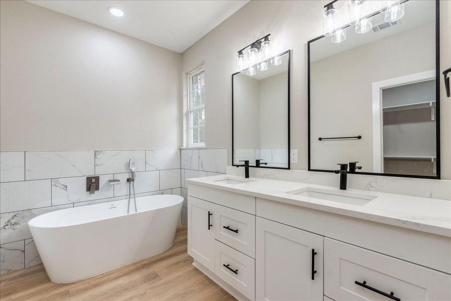 Double Vanity and a Soaking Tub