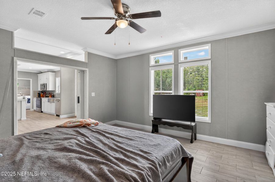 Furnished interior view inside a new home in , Middleburg (Image 27).