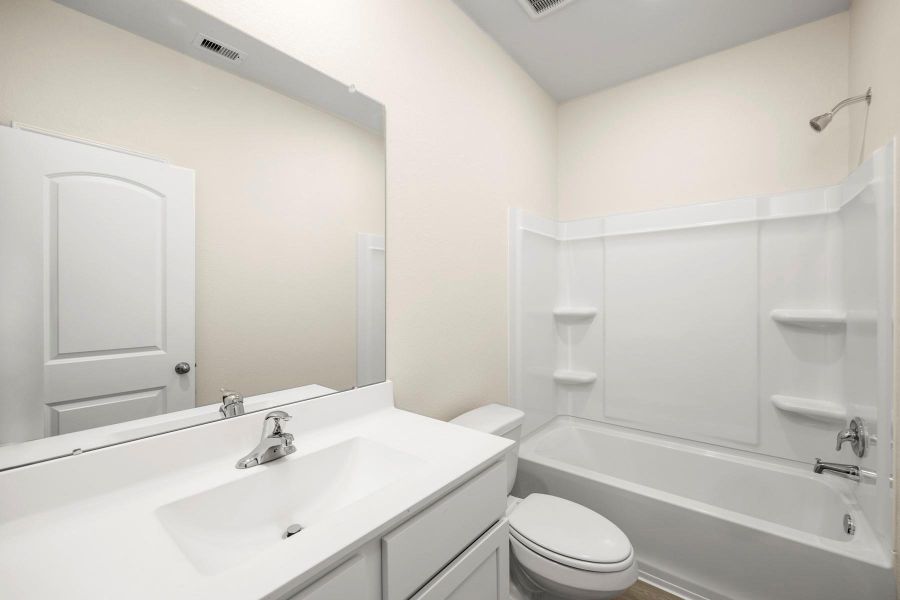 Furnished interior view inside a new home in Lago Mar, Texas City (Image 2).