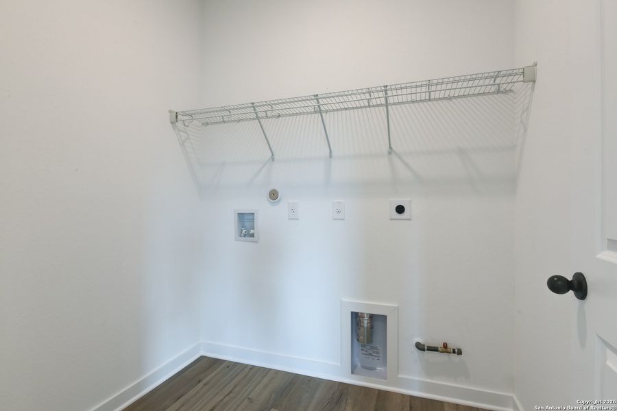 Spacious, unfurnished interior of a new home in Arcadia Ridge, San Antonio (Image 14).