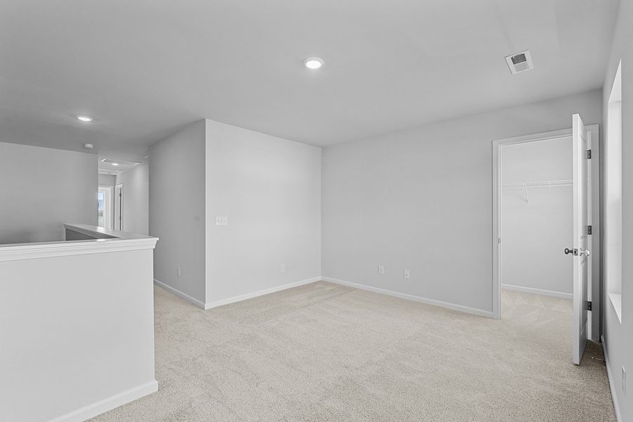Spacious, unfurnished interior of a new home in Hanes Lake, Winston-Salem (Image 32).