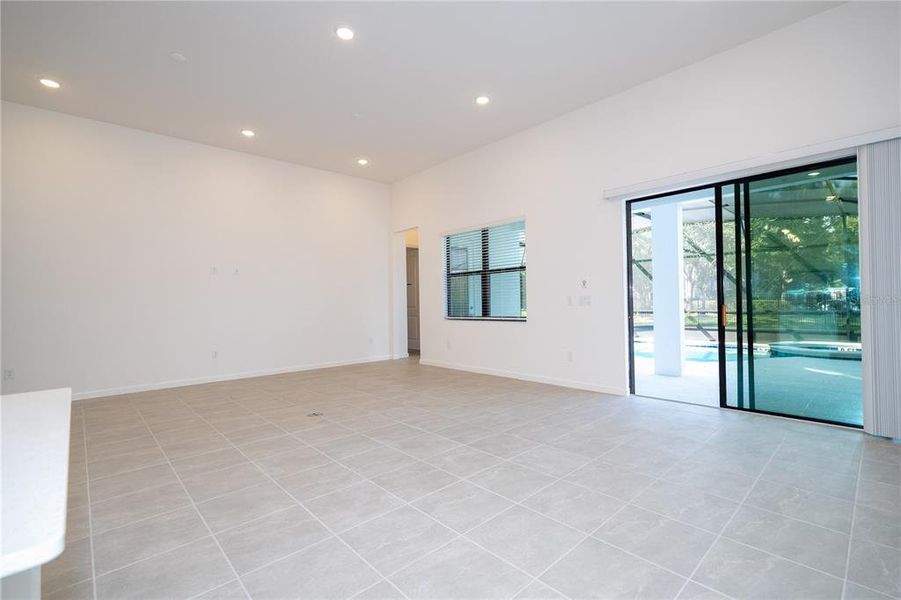 Spacious, unfurnished interior of a new home in , Orlando (Image 69).