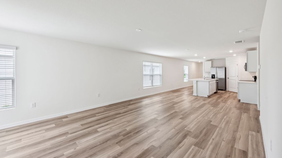 Representative unfurnished interior of a home built from the Harper by D.R. Horton in Sandal Key, Weeki Wachee (Image 20).