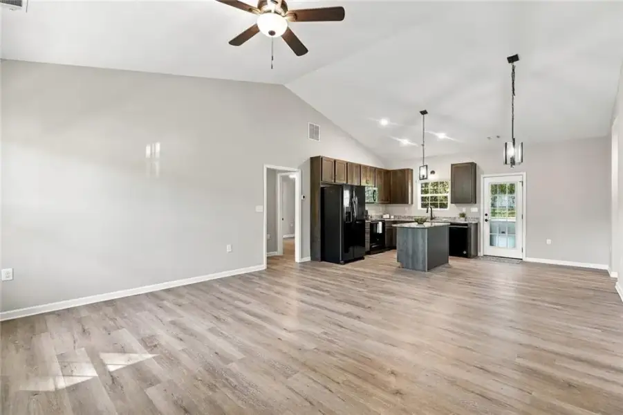Spacious, unfurnished interior of a new home in , Temple (Image 11).