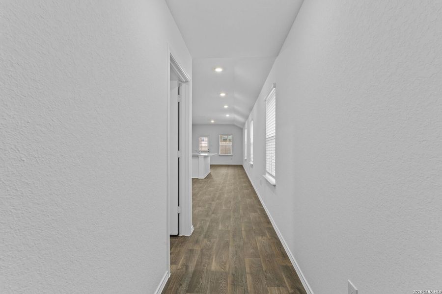 Spacious, unfurnished interior of a new home in Laurel Vistas, San Antonio (Image 13).