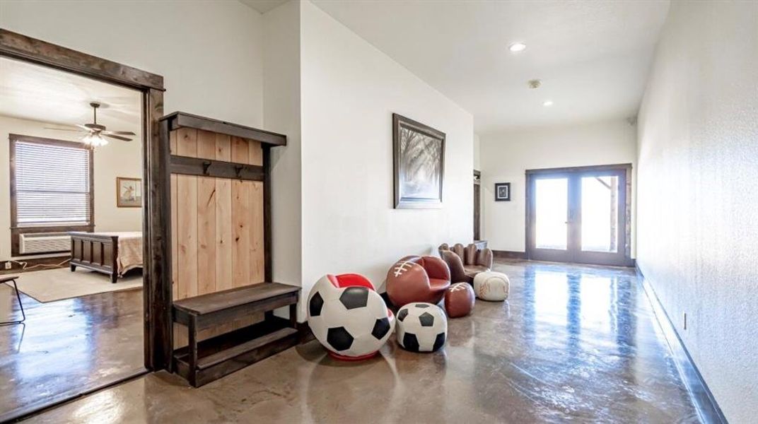 Furnished interior view inside a new home in , Tolar (Image 10). Furnished interior view inside a new home in , Tolar (Image 10).