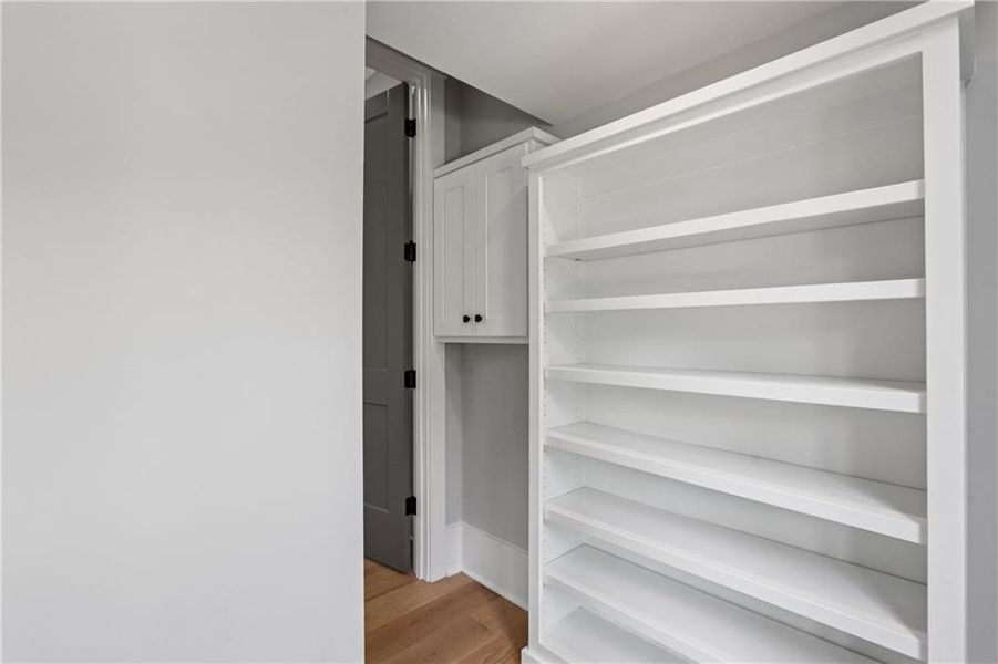 Spacious, unfurnished interior of a new home in , Braselton (Image 124).