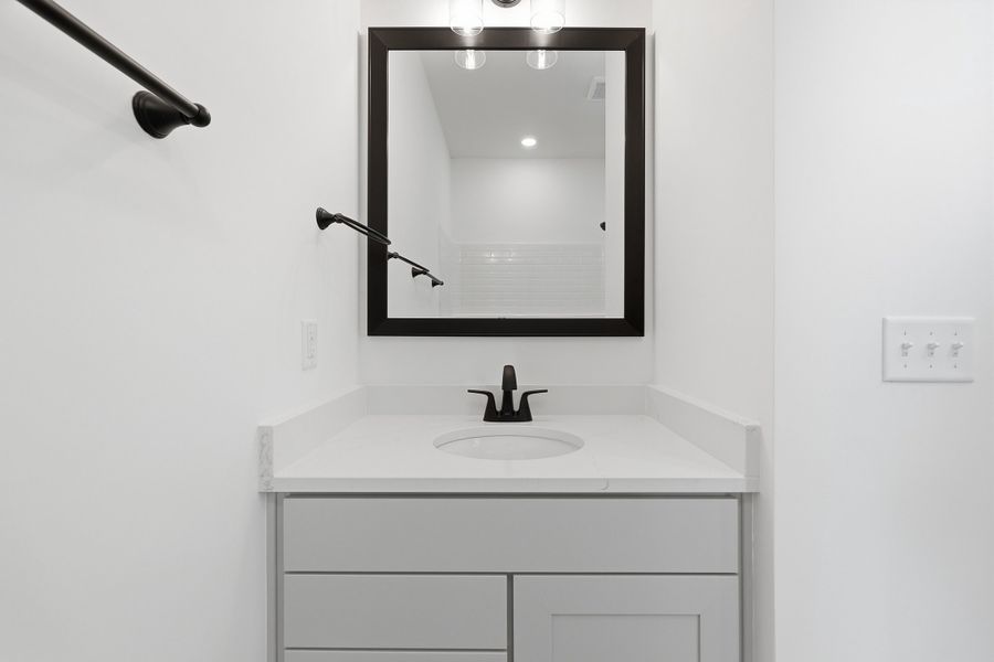 Representative interior finishes for a home built from the Grayson II by Great Southern Homes in Edgefield, Loris (Image 16).