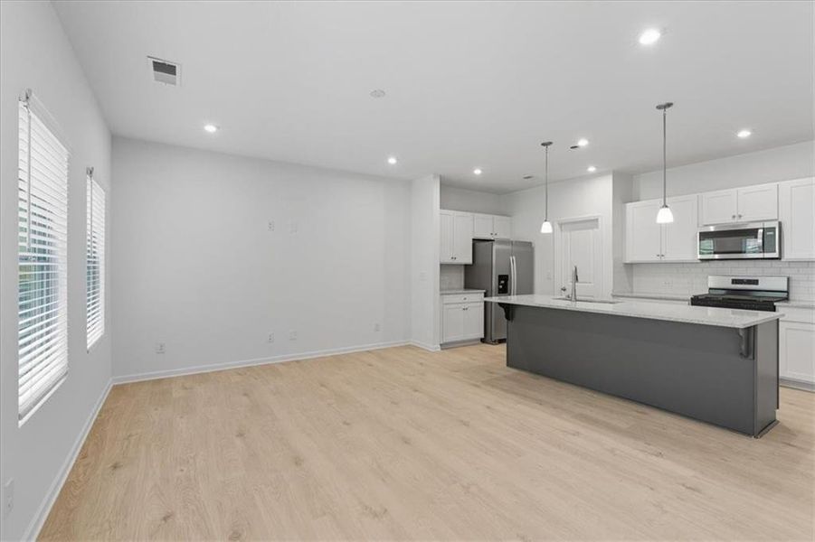 Spacious, unfurnished interior of a new home in Park Center Pointe, Austell (Image 18).