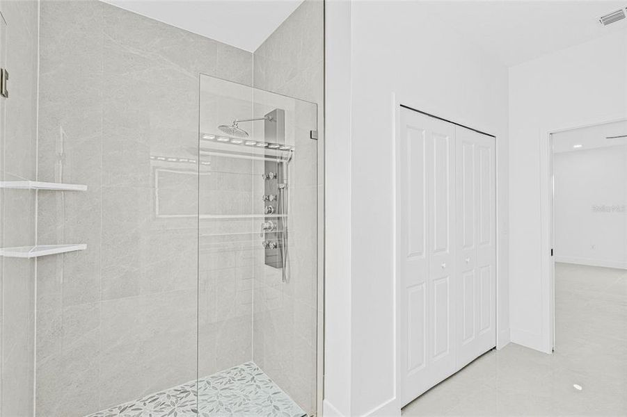 Spacious, unfurnished interior of a new home in , Lehigh Acres (Image 28). Spacious, unfurnished interior of a new home in , Lehigh Acres (Image 28).