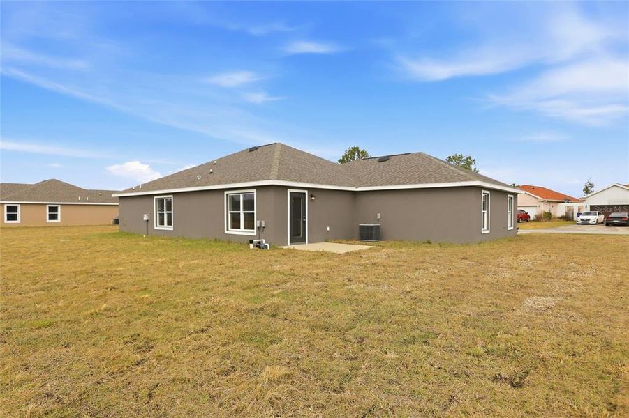 Exterior details and patio area of a home in , Sebring (Image 22).
