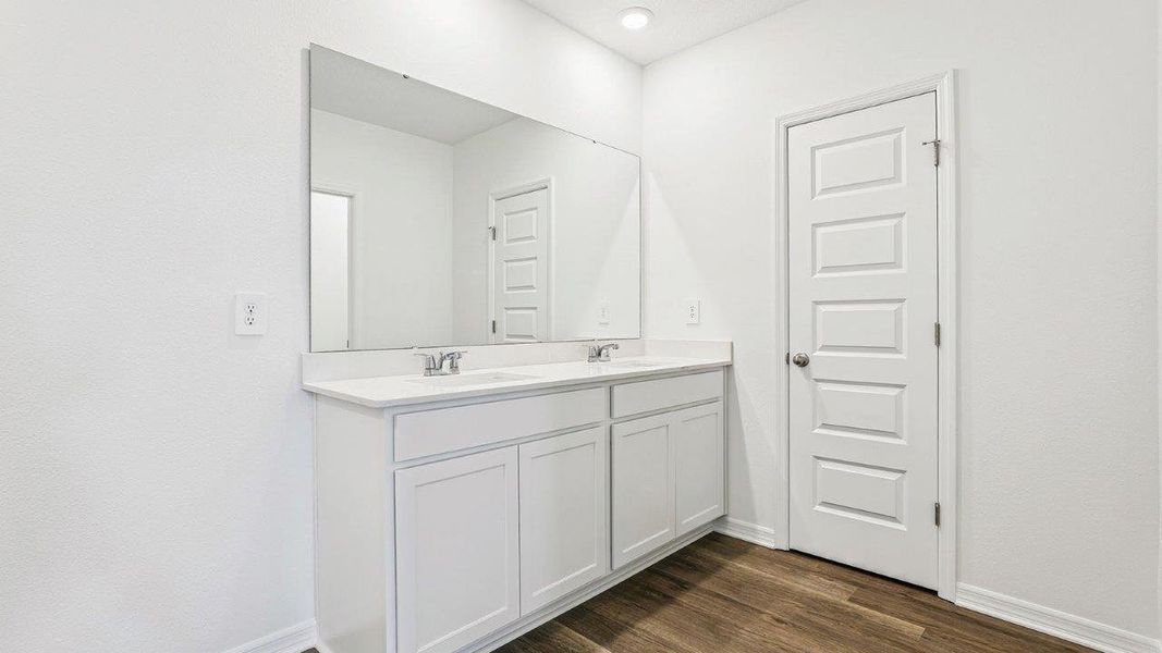 Furnished interior view inside a new home in Avalon Park Tavares, Tavares (Image 11).