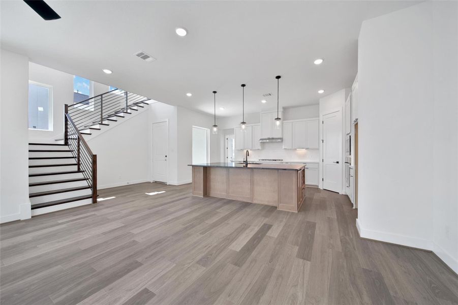 Spacious, unfurnished interior of a new home in Lago Pointe, Seabrook (Image 11). Spacious, unfurnished interior of a new home in Lago Pointe, Seabrook (Image 11).