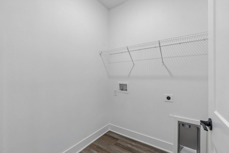 Representative unfurnished interior of a home built from the 1515 by Adams Homes in Winding Oaks, Weeki Wachee (Image 23).