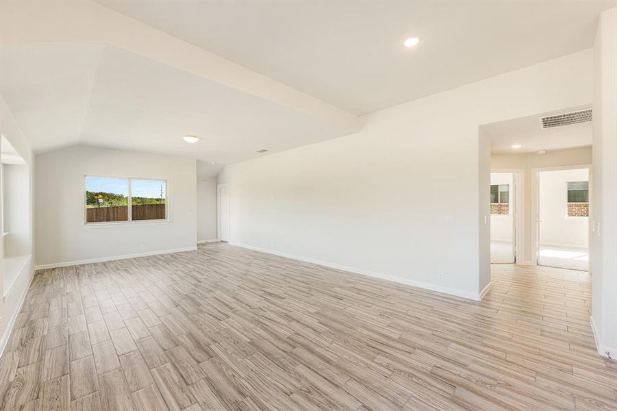 Spacious, unfurnished interior of a new home in Bear Creek Elements, Lavon (Image 34). Spacious, unfurnished interior of a new home in Bear Creek Elements, Lavon (Image 34).
