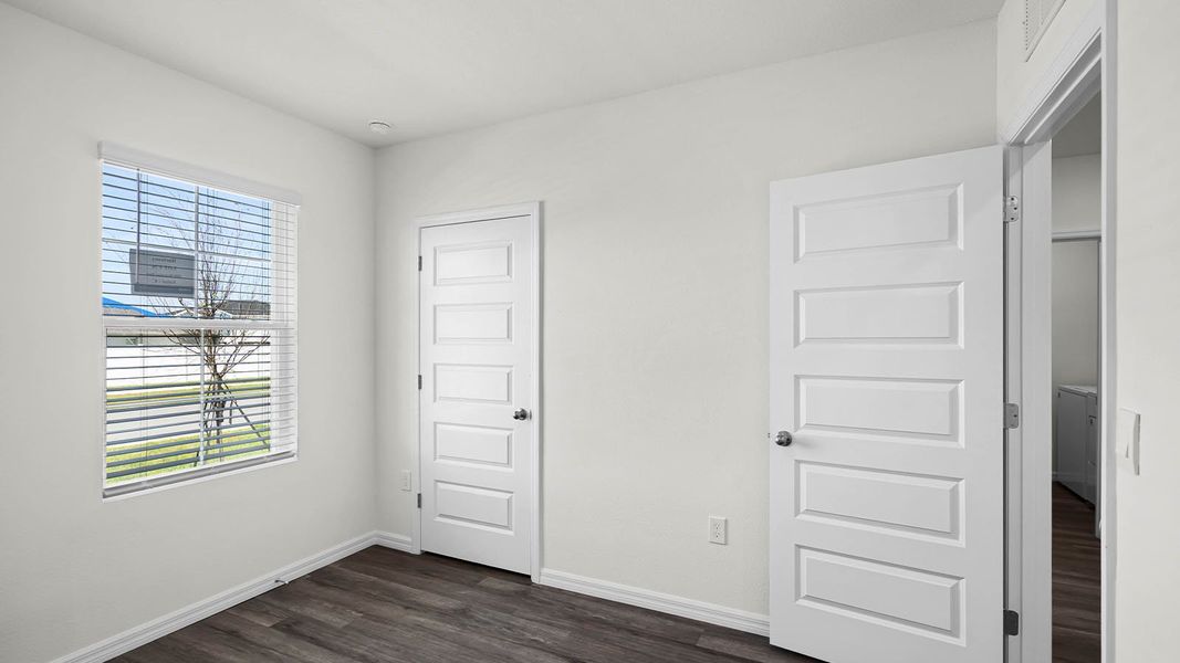 Spacious, unfurnished interior of a new home in Harmony at Lake Eloise, Winter Haven (Image 24).