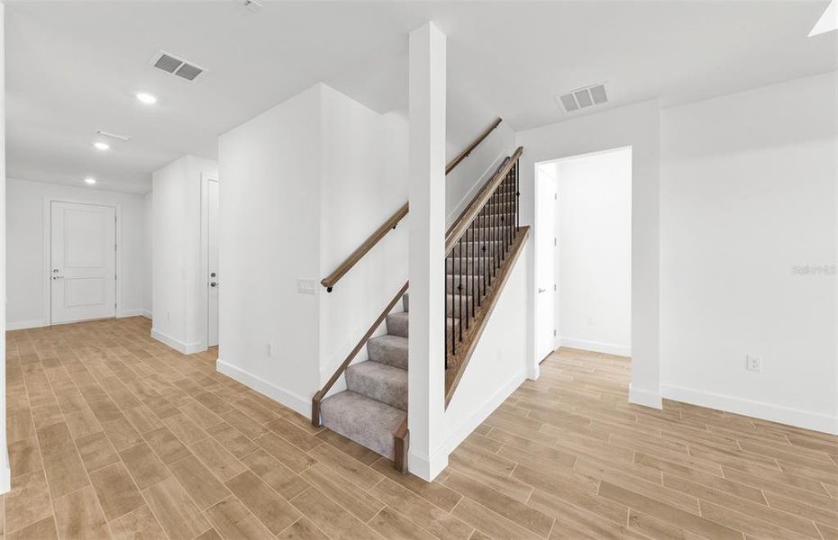 Spacious, unfurnished interior of a new home in SeaFlower, Bradenton (Image 31).