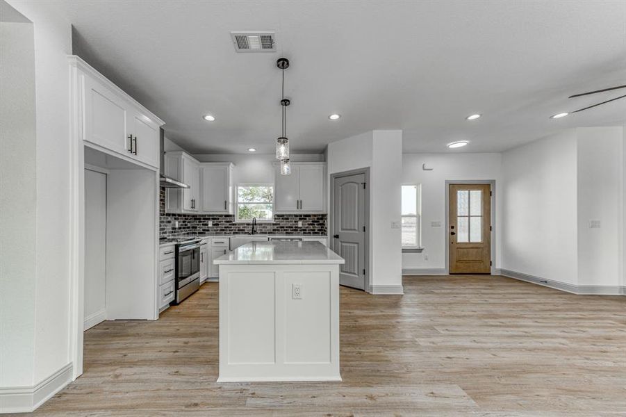 Furnished interior view inside a new home in , Paradise (Image 9).