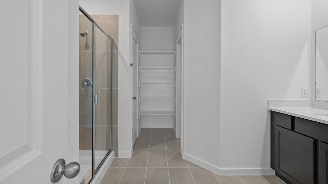 Furnished interior view inside a new home in Cielo, Conroe (Image 14).