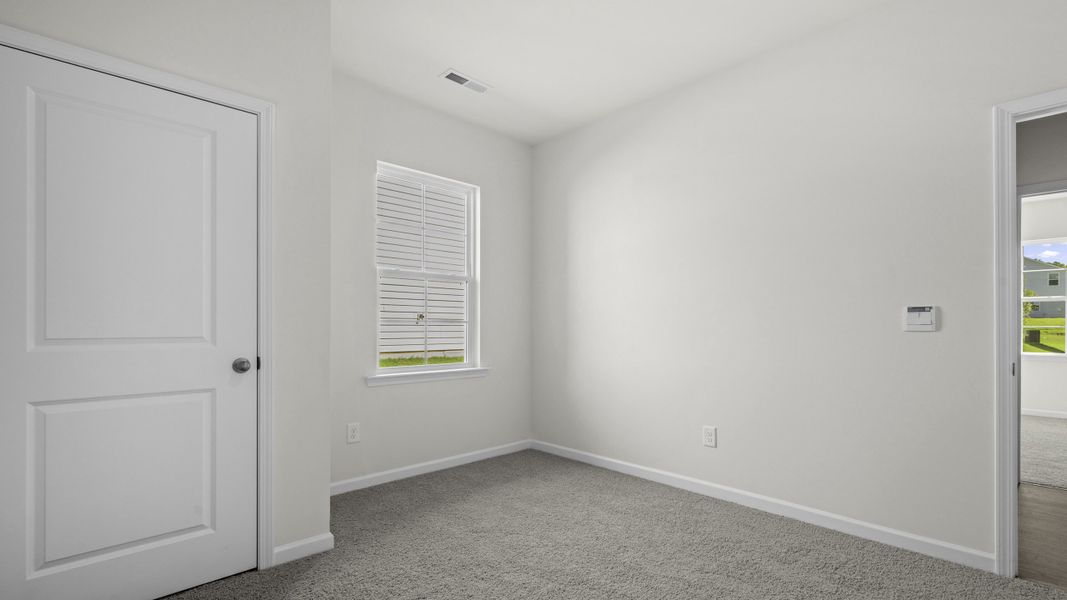 Spacious, unfurnished interior of a new home in Cambridge Park, Mebane (Image 12).
