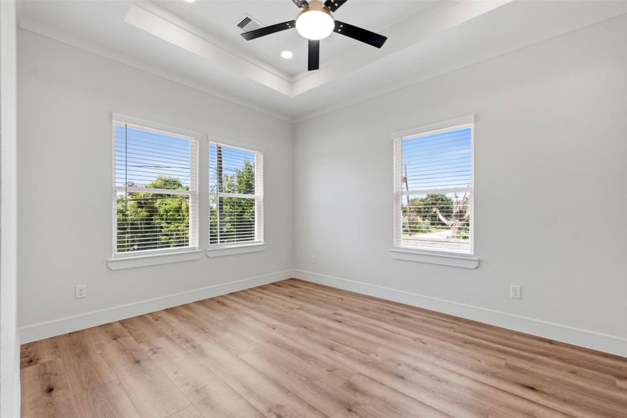 Spacious, unfurnished interior of a new home in , Houston (Image 19).