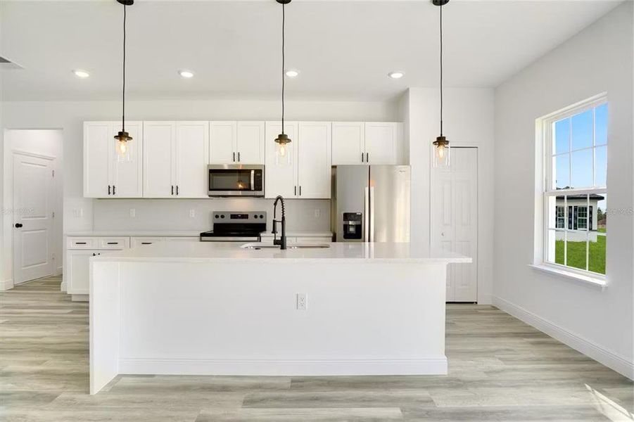 Furnished interior view inside a new home in , Dunnellon (Image 12).