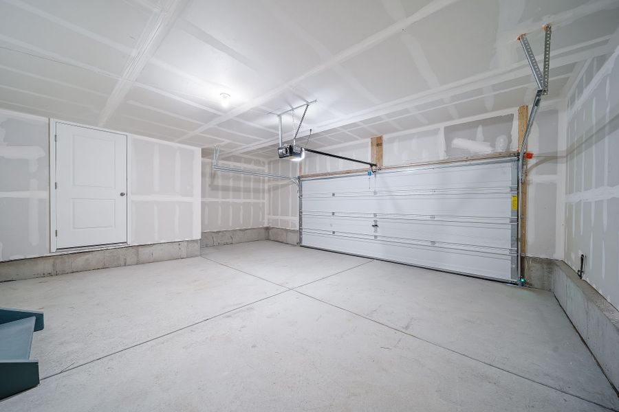 Spacious, unfurnished interior of a new home in Reunion, Commerce City (Image 20). Spacious, unfurnished interior of a new home in Reunion, Commerce City (Image 20).