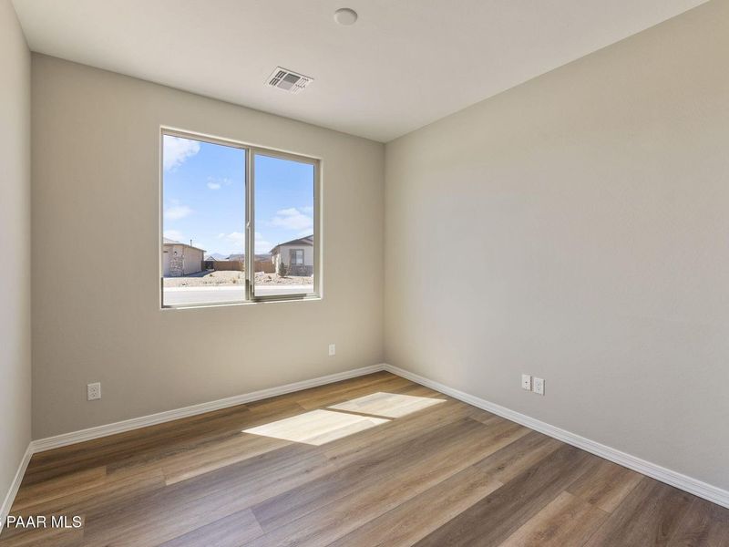Spacious, unfurnished interior of a new home in North Ridge at Pronghorn Ranch, Prescott Valley (Image 21).