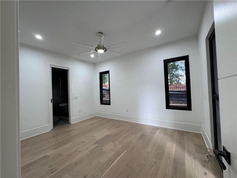 Spacious, unfurnished interior of a new home in , Alpharetta (Image 83).